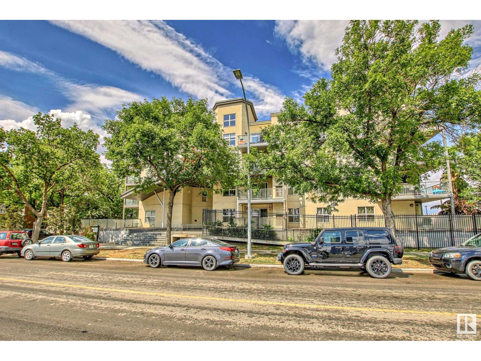 Property at #115 10118 106 AV NW image 3