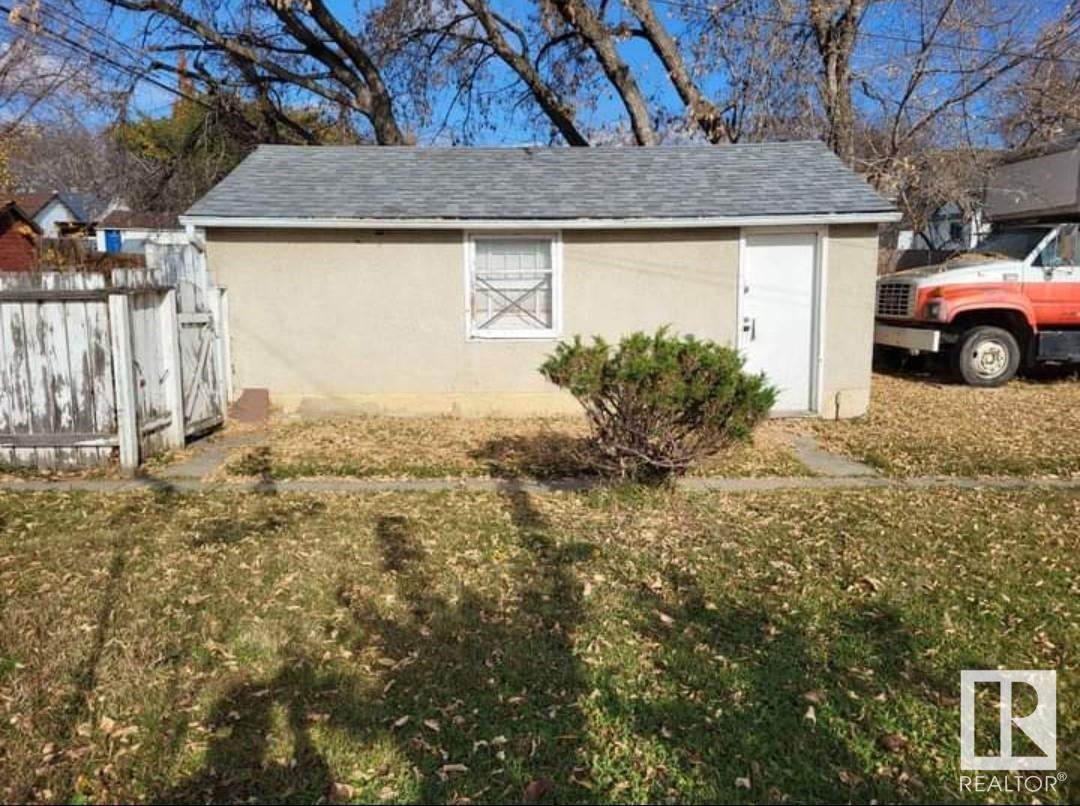 Property at 11932 62 ST NW image 2