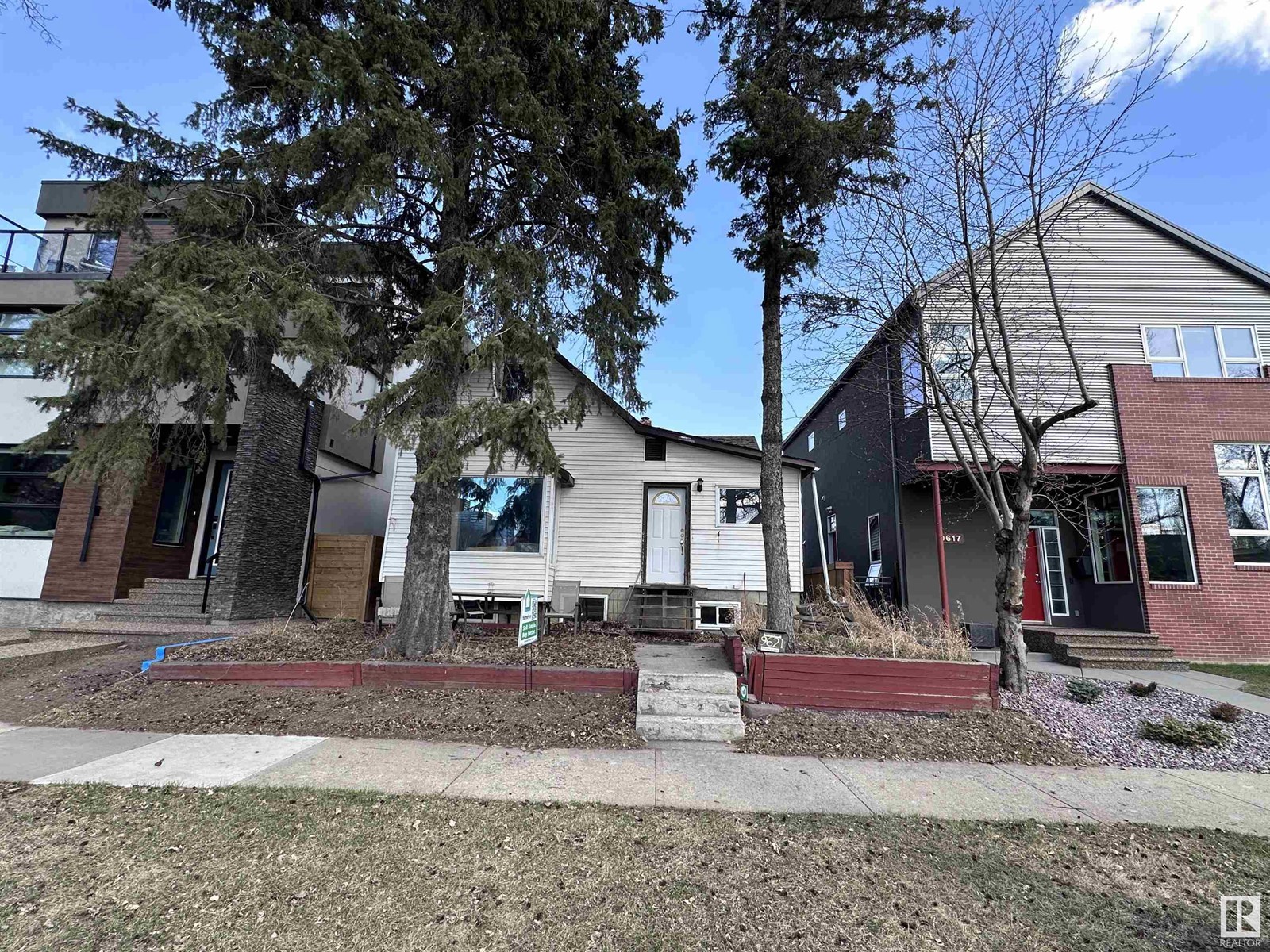 Property at 9621 101 ST NW image