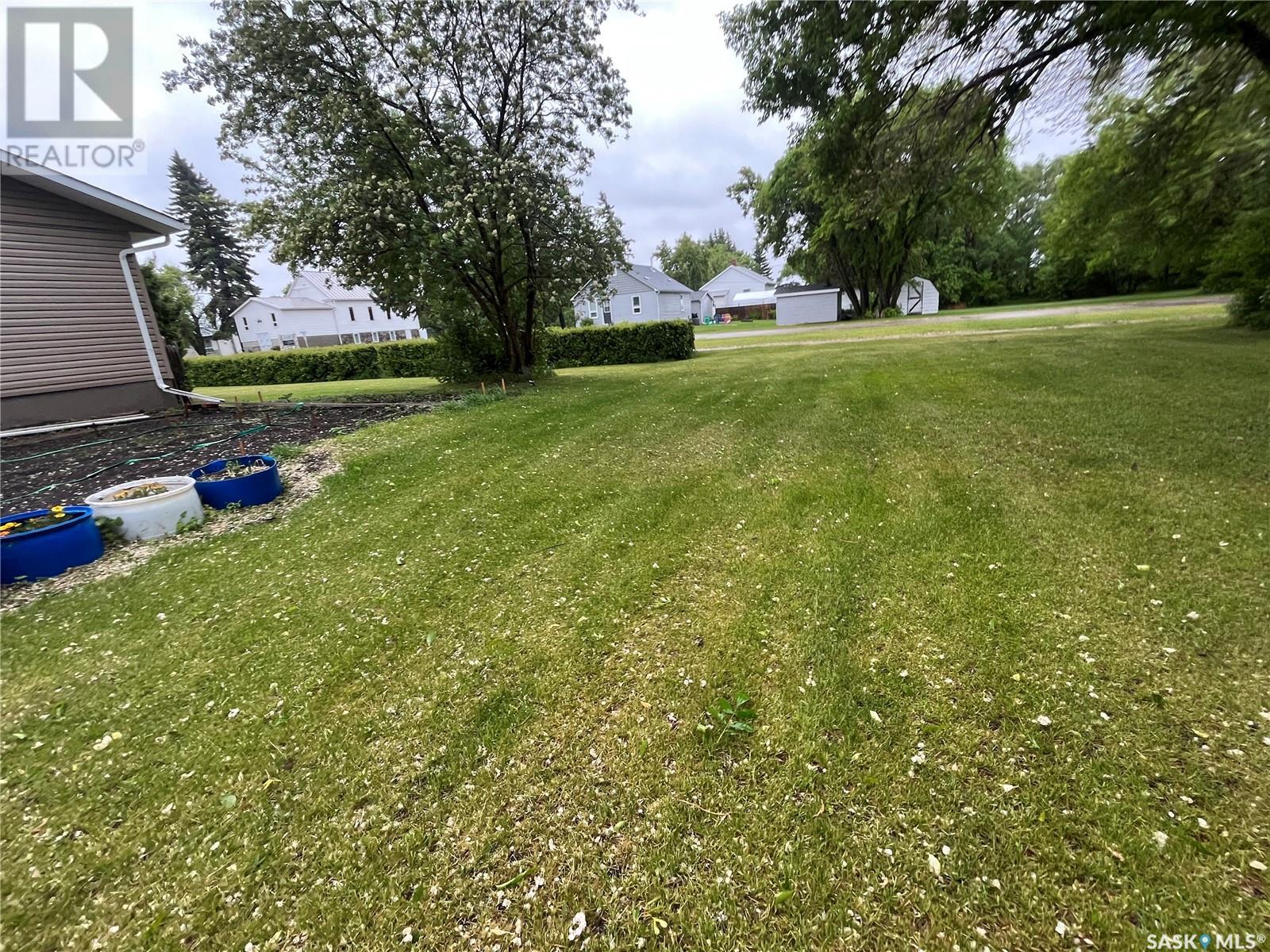 414 2nd Avenue, Spy Hill, Saskatchewan  S0A 3W0 - Photo 28 - SK988529