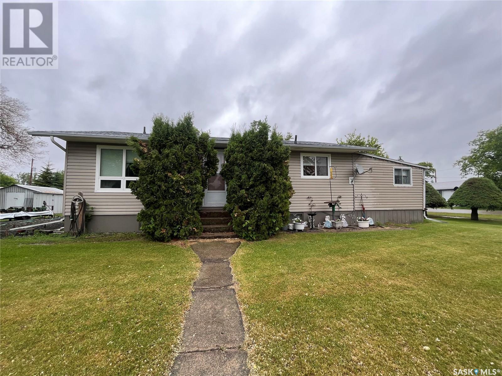 414 2nd Avenue, Spy Hill, Saskatchewan  S0A 3W0 - Photo 30 - SK988529