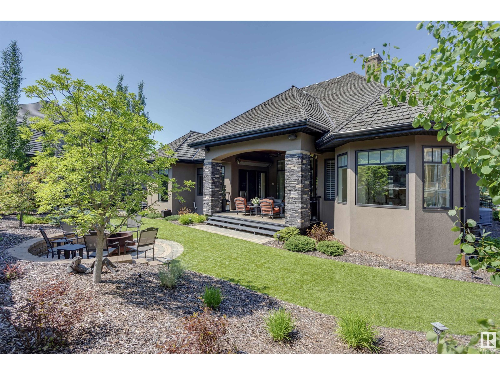 Property at 267 WINDERMERE DR NW image 2