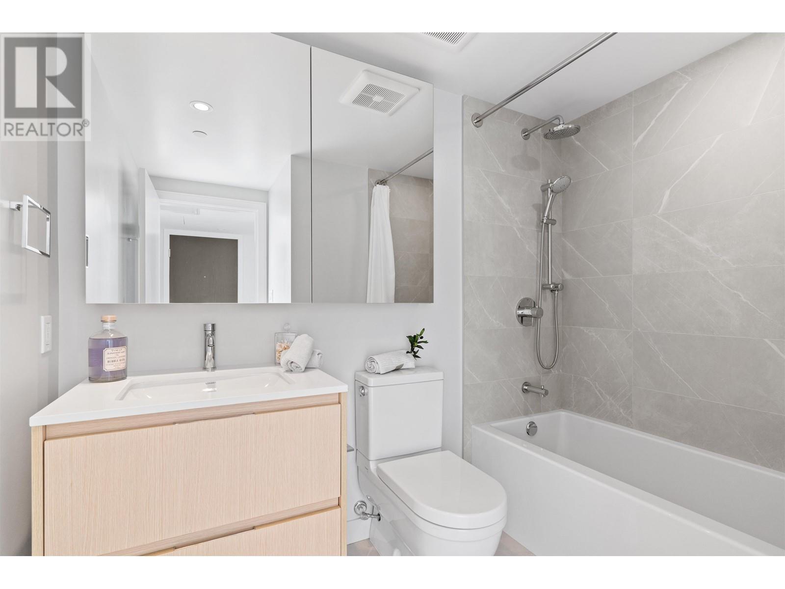 2205 1500 Fern Street, North Vancouver, British Columbia  V7J 0E6 - Photo 37 - R2946455