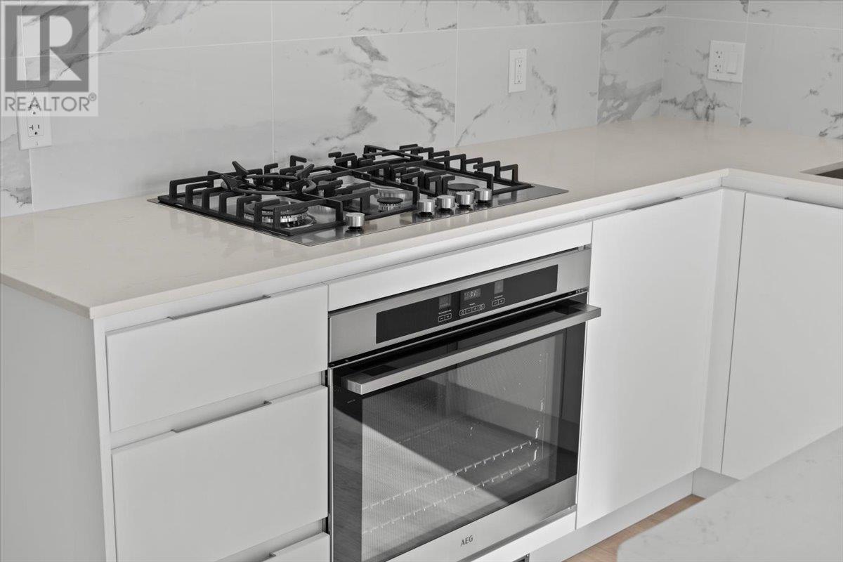 2108 1500 FERN STREET