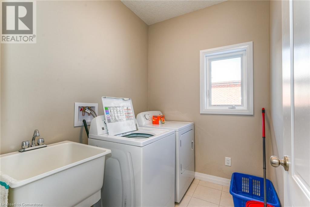 23 Drummond Drive, Kitchener, Ontario  N2P 0K6 - Photo 35 - 40680442