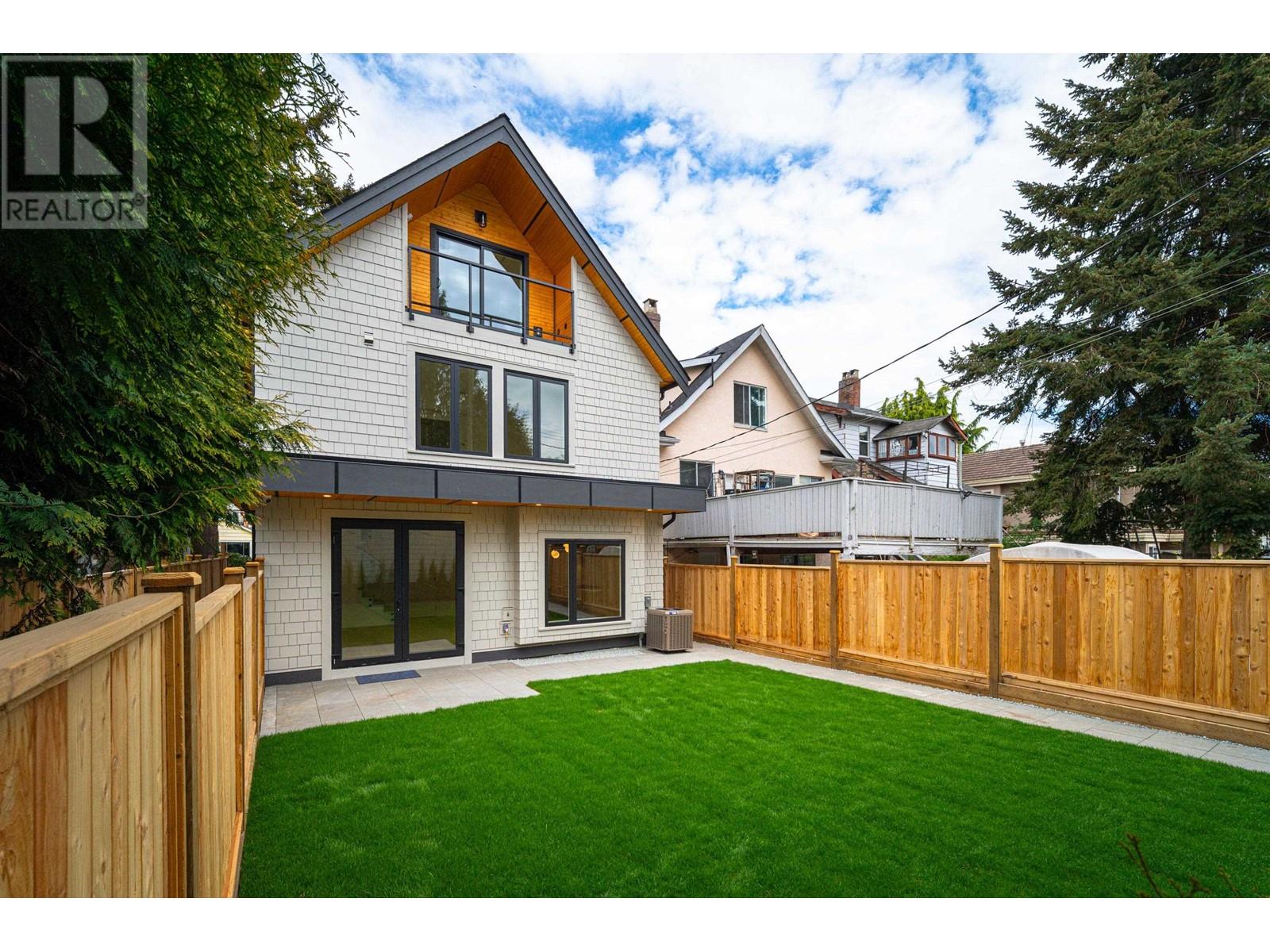 Property at 968 W 17TH AVENUE image 4