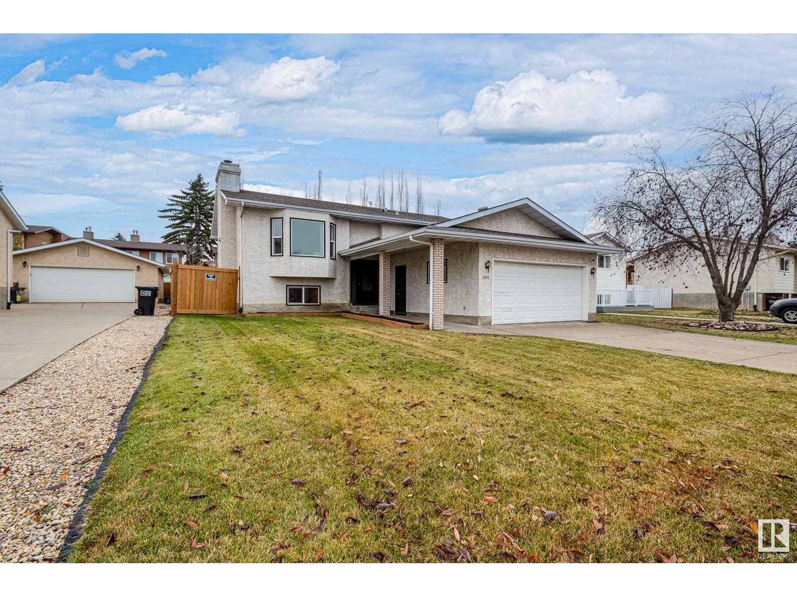 3811 21 Av Nw, Edmonton, Alberta  T6L 4T4 - Photo 1 - E4412564