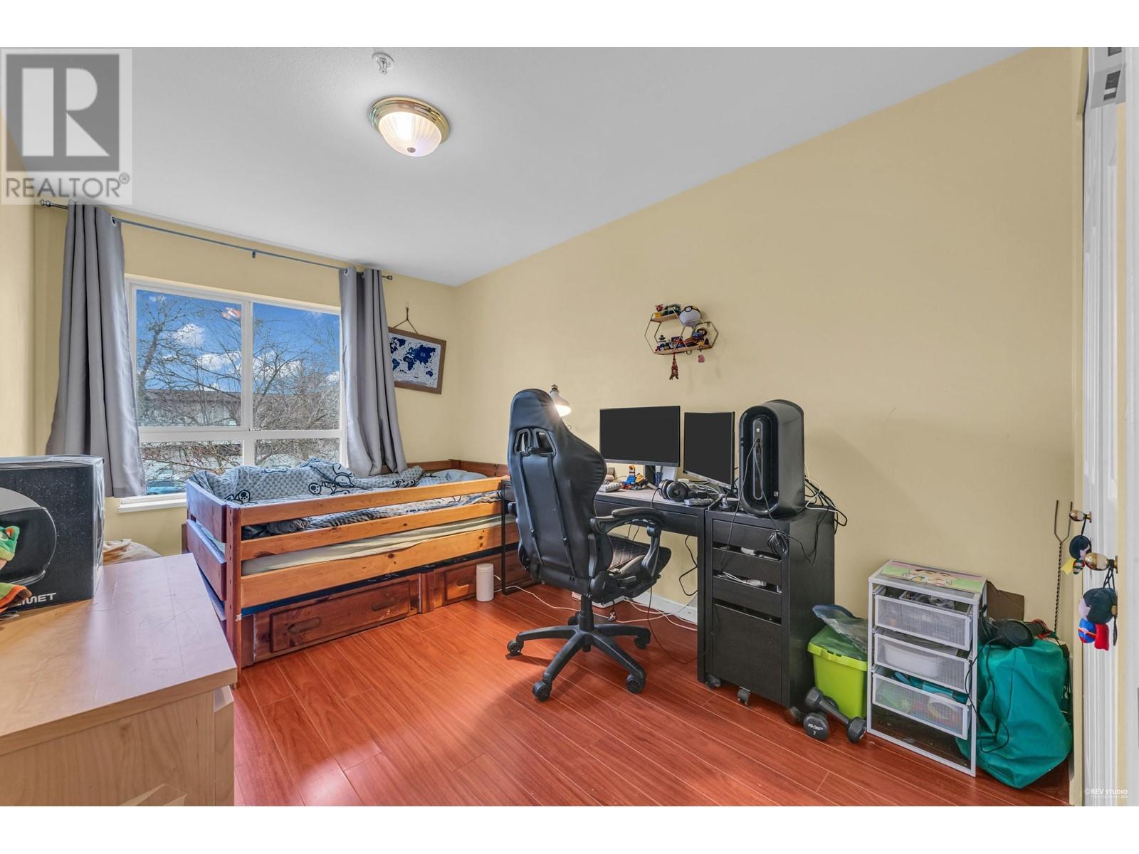 Listing Picture 21 of 30 : 111 6588 SOUTHOAKS CRESCENT, Burnaby / 本拿比 - 魯藝地產 Yvonne Lu Group - MLS Medallion Club Member