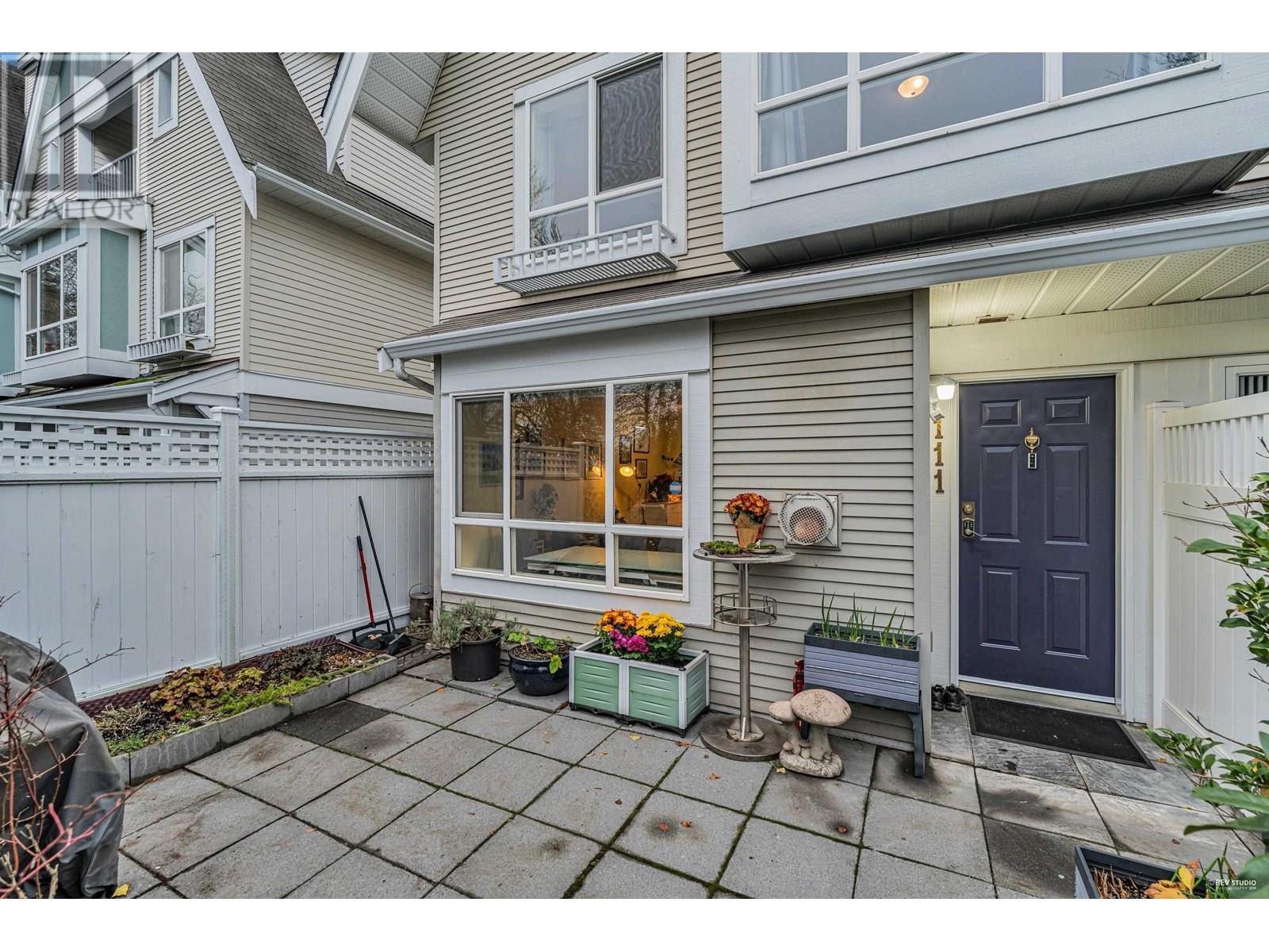 Listing Picture 30 of 30 : 111 6588 SOUTHOAKS CRESCENT, Burnaby / 本拿比 - 魯藝地產 Yvonne Lu Group - MLS Medallion Club Member