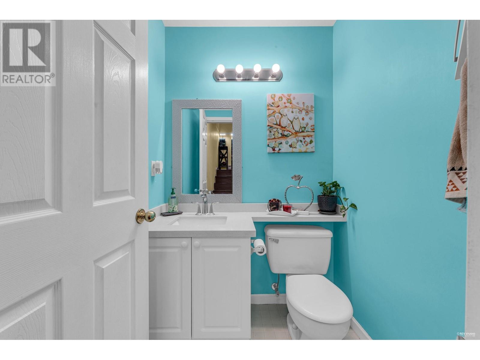 Listing Picture 4 of 30 : 111 6588 SOUTHOAKS CRESCENT, Burnaby / 本拿比 - 魯藝地產 Yvonne Lu Group - MLS Medallion Club Member