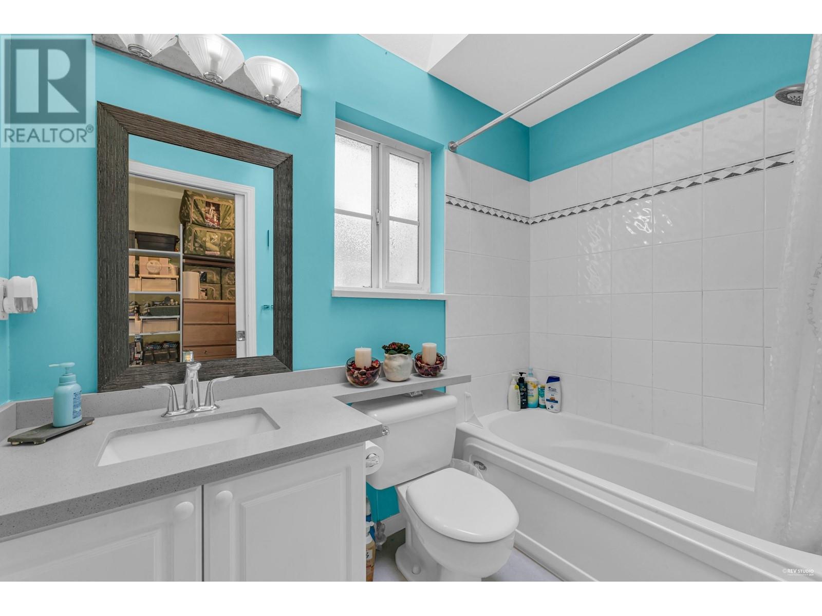 Listing Picture 22 of 30 : 111 6588 SOUTHOAKS CRESCENT, Burnaby / 本拿比 - 魯藝地產 Yvonne Lu Group - MLS Medallion Club Member