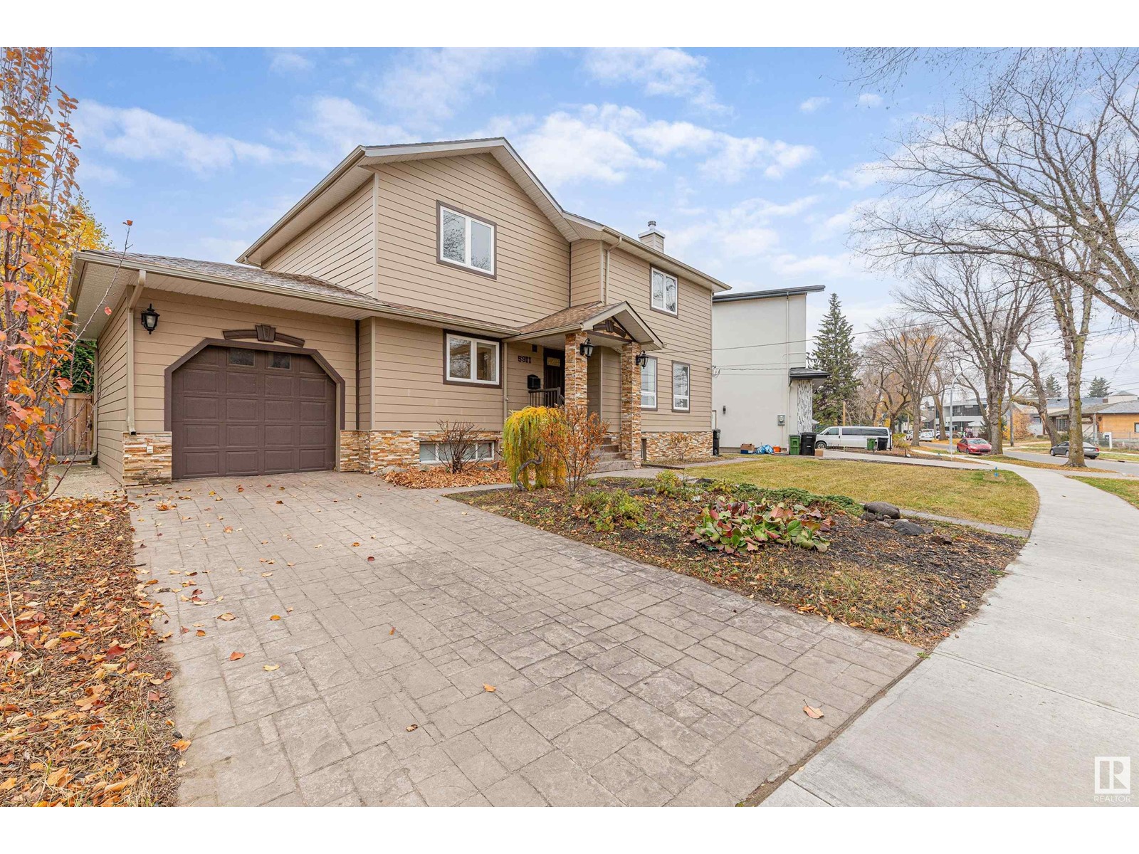 5911 110 ST NW, Edmonton, Alberta