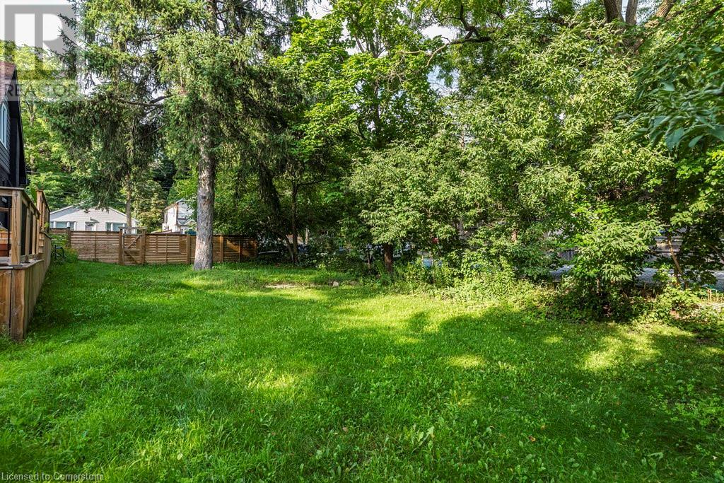 112 Victoria Street, Hamilton, Ontario  L9H 2C3 - Photo 12 - 40680001