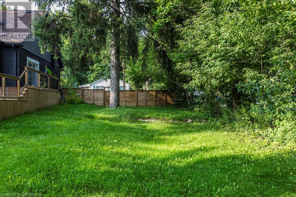 112 Victoria Street, Hamilton, Ontario  L9H 2C3 - Photo 13 - 40680001