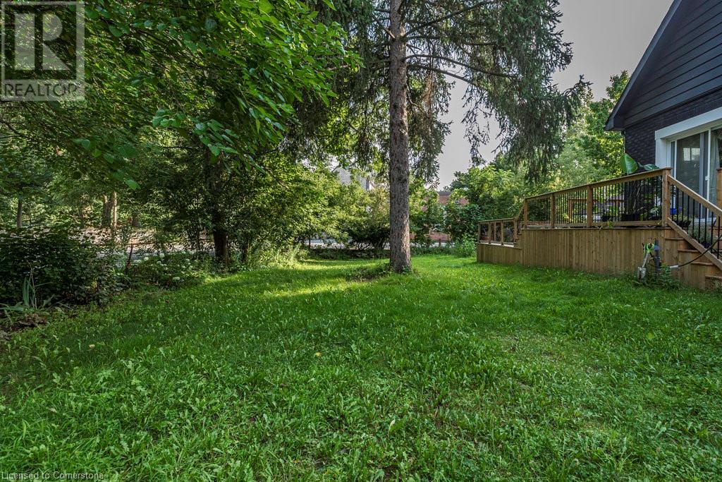 112 Victoria Street, Hamilton, Ontario  L9H 2C3 - Photo 17 - 40680001