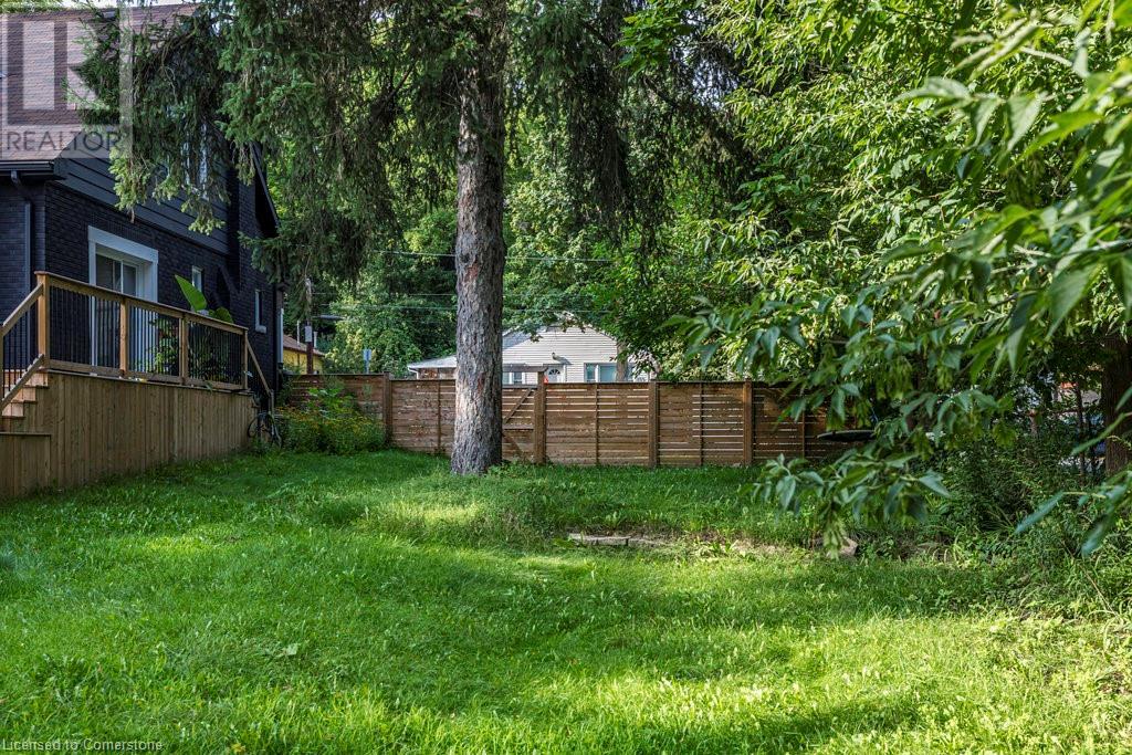 112 Victoria Street, Hamilton, Ontario  L9H 2C3 - Photo 19 - 40680001