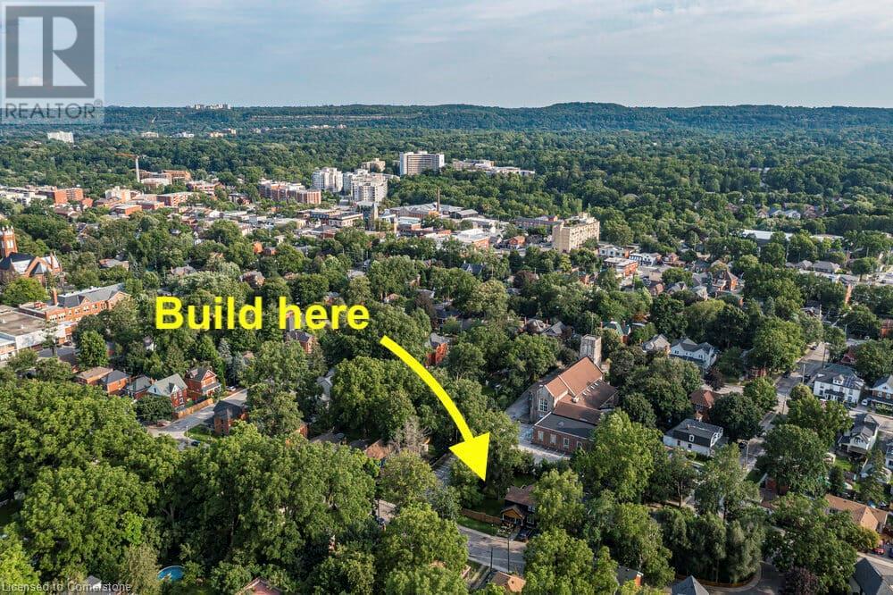 112 Victoria Street, Hamilton, Ontario  L9H 2C3 - Photo 3 - 40680001