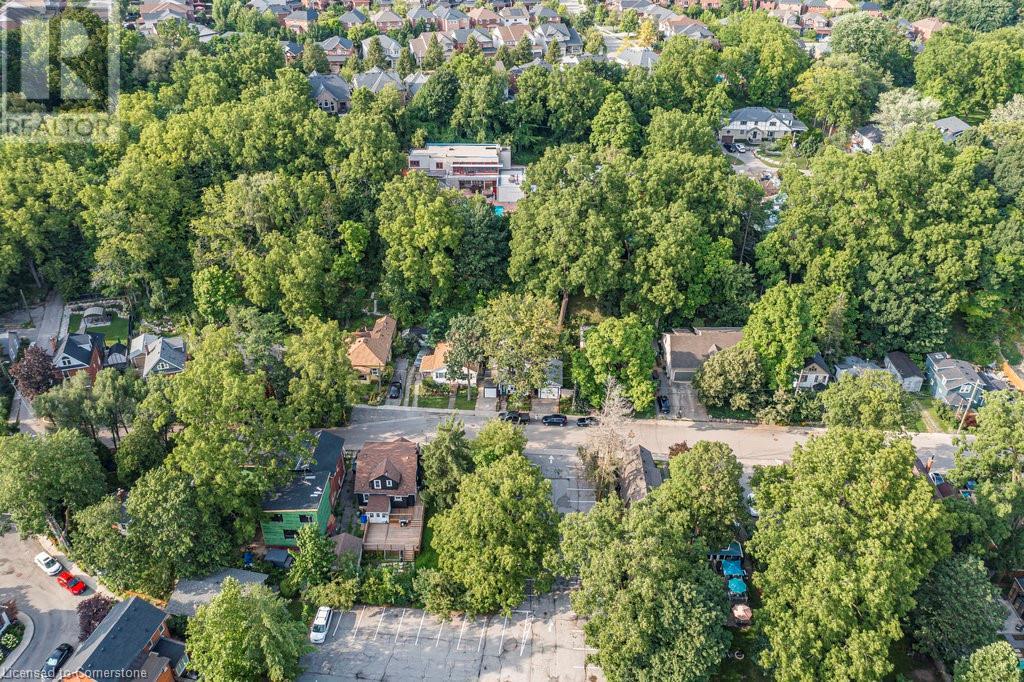 112 Victoria Street, Hamilton, Ontario  L9H 2C3 - Photo 9 - 40680001