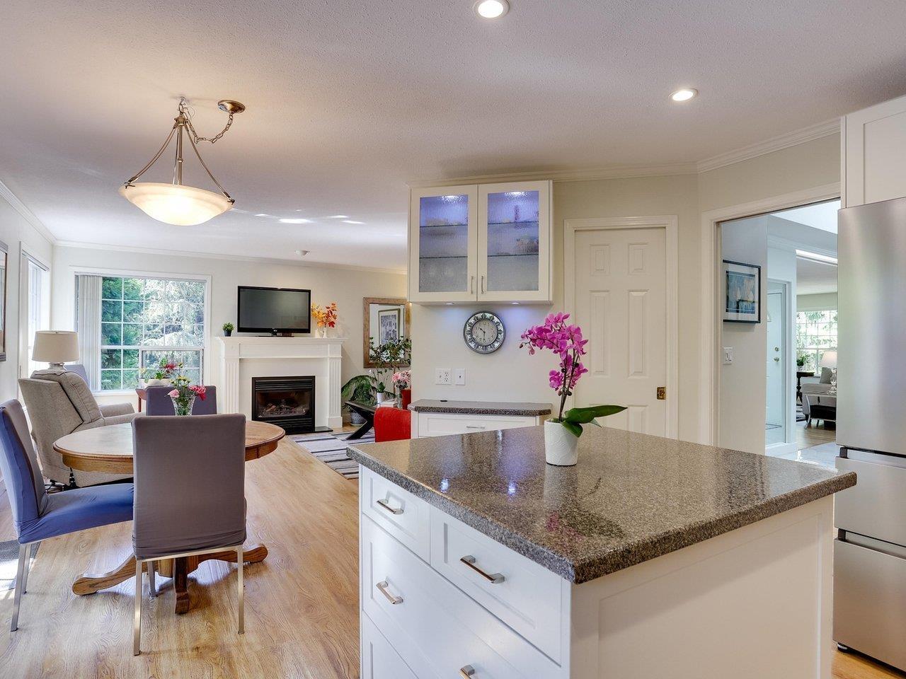 Property at 820 164A STREET image 3