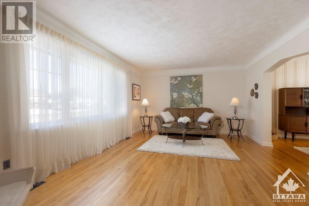 A - 820 Smyth Road, Ottawa, Ontario  K1G 1P3 - Photo 2 - X10477045