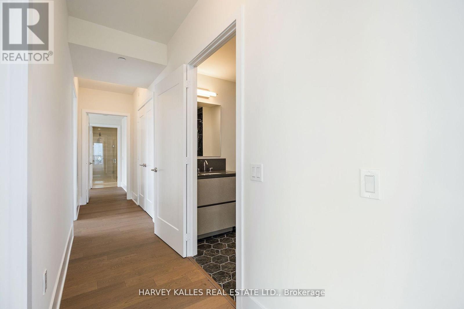 Property at 6005 - 28 FREELAND STREET image 4