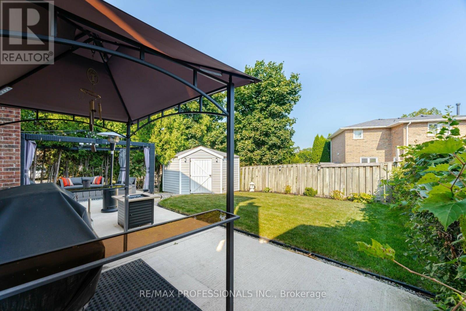 2 Crenshaw Court, Brampton, Ontario  L6Z 1W9 - Photo 36 - W10744192