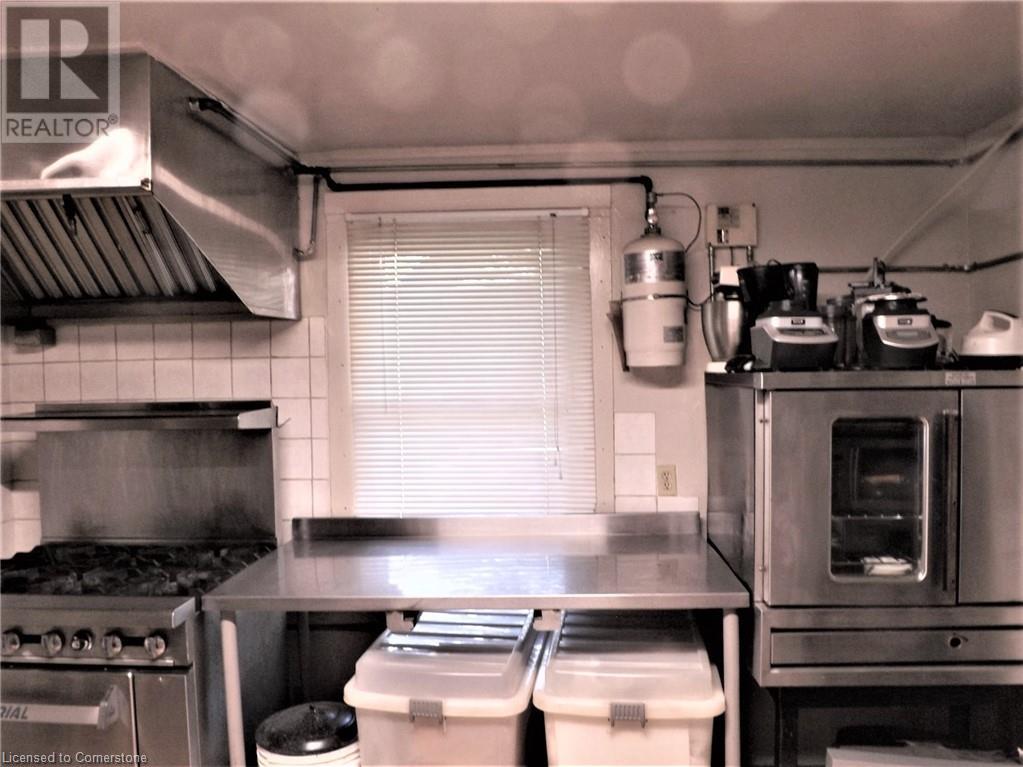 5815 Main StreetNiagara Falls, Ontario  L2G 5Z6 - Photo 11 - 40680519