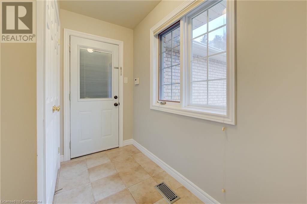 129 Dorchester DriveGrimsby, Ontario  L3M 5H5 - Photo 36 - 40679289