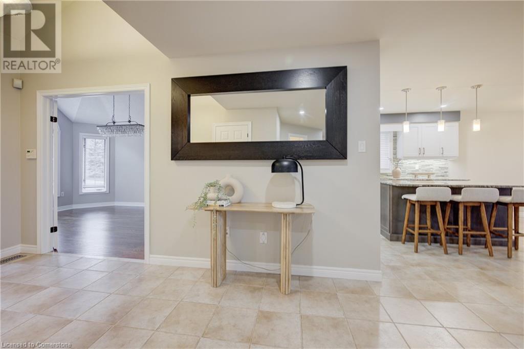 129 Dorchester DriveGrimsby, Ontario  L3M 5H5 - Photo 5 - 40679289