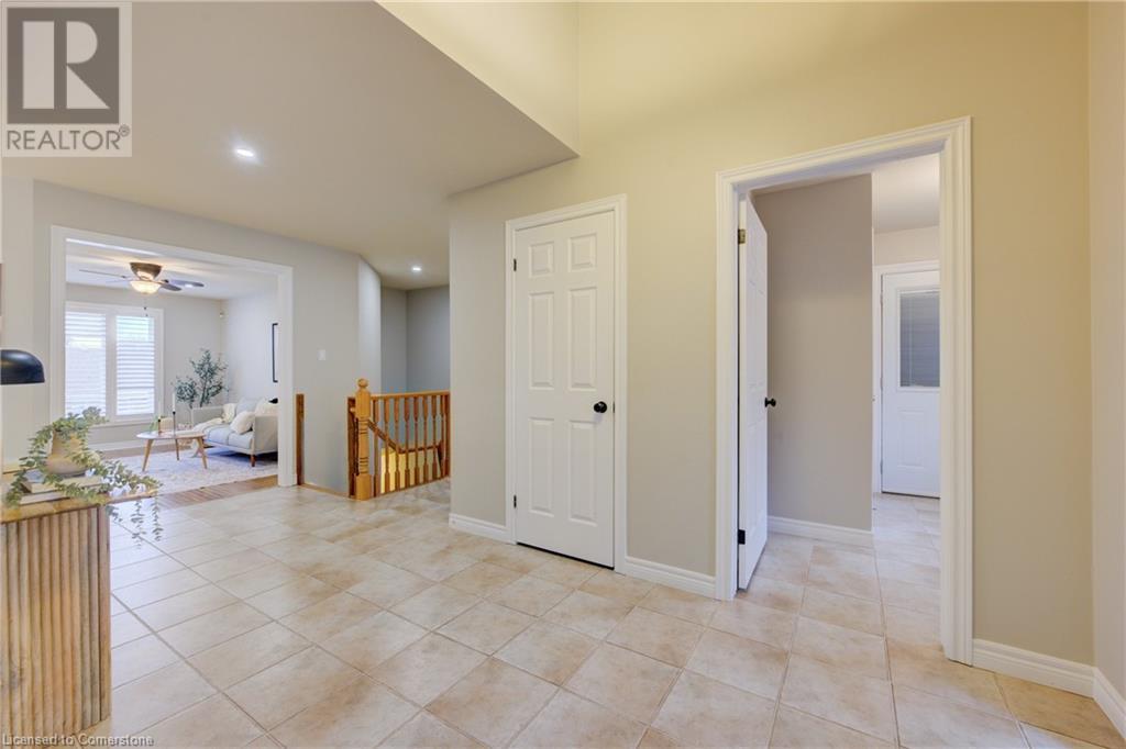 129 Dorchester DriveGrimsby, Ontario  L3M 5H5 - Photo 8 - 40679289