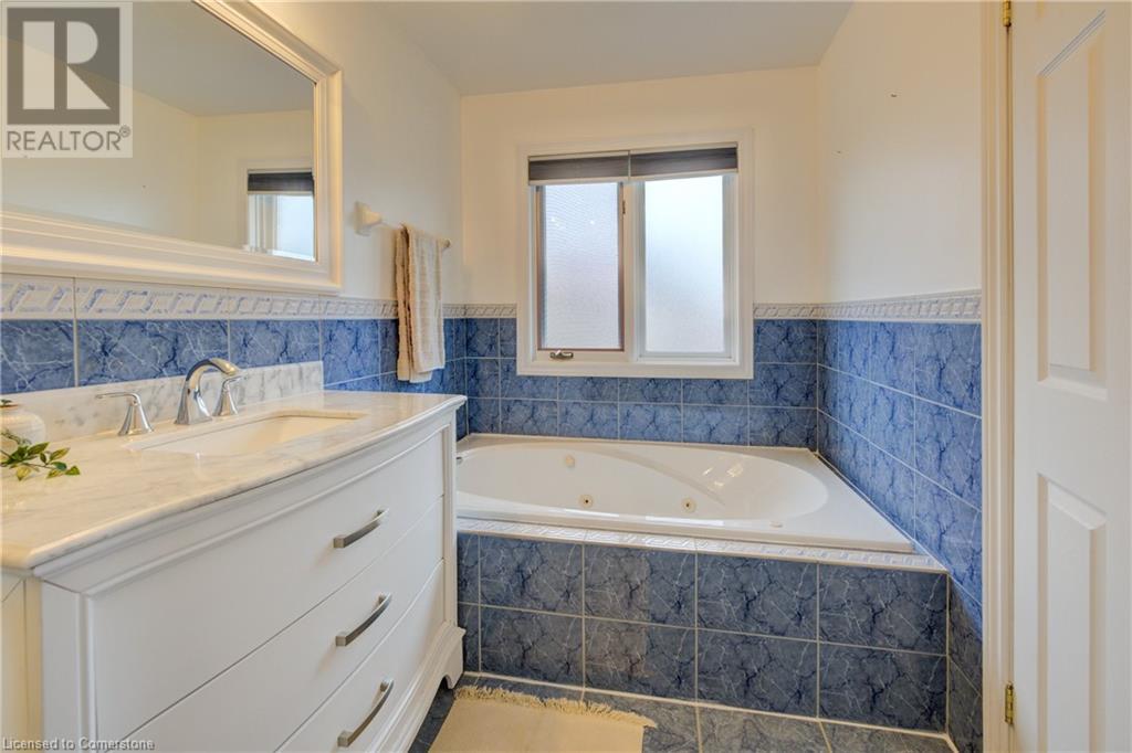 129 Dorchester DriveGrimsby, Ontario  L3M 5H5 - Photo 29 - 40679289