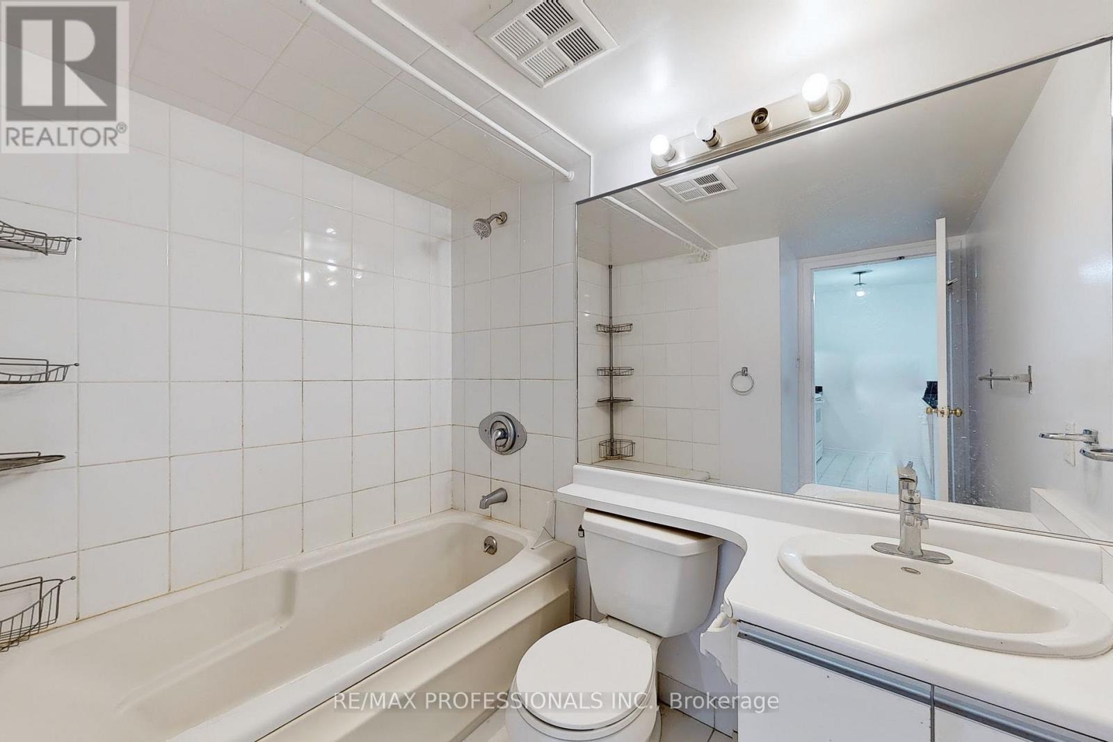 1808 - 10 Queens Quay W, Toronto, Ontario  M5J 2R9 - Photo 15 - C10845436