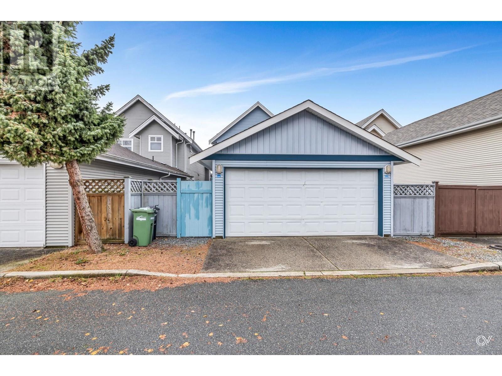 Listing Picture 3 of 23 : 4368 BLAIR DRIVE, Richmond / 烈治文 - 魯藝地產 Yvonne Lu Group - MLS Medallion Club Member