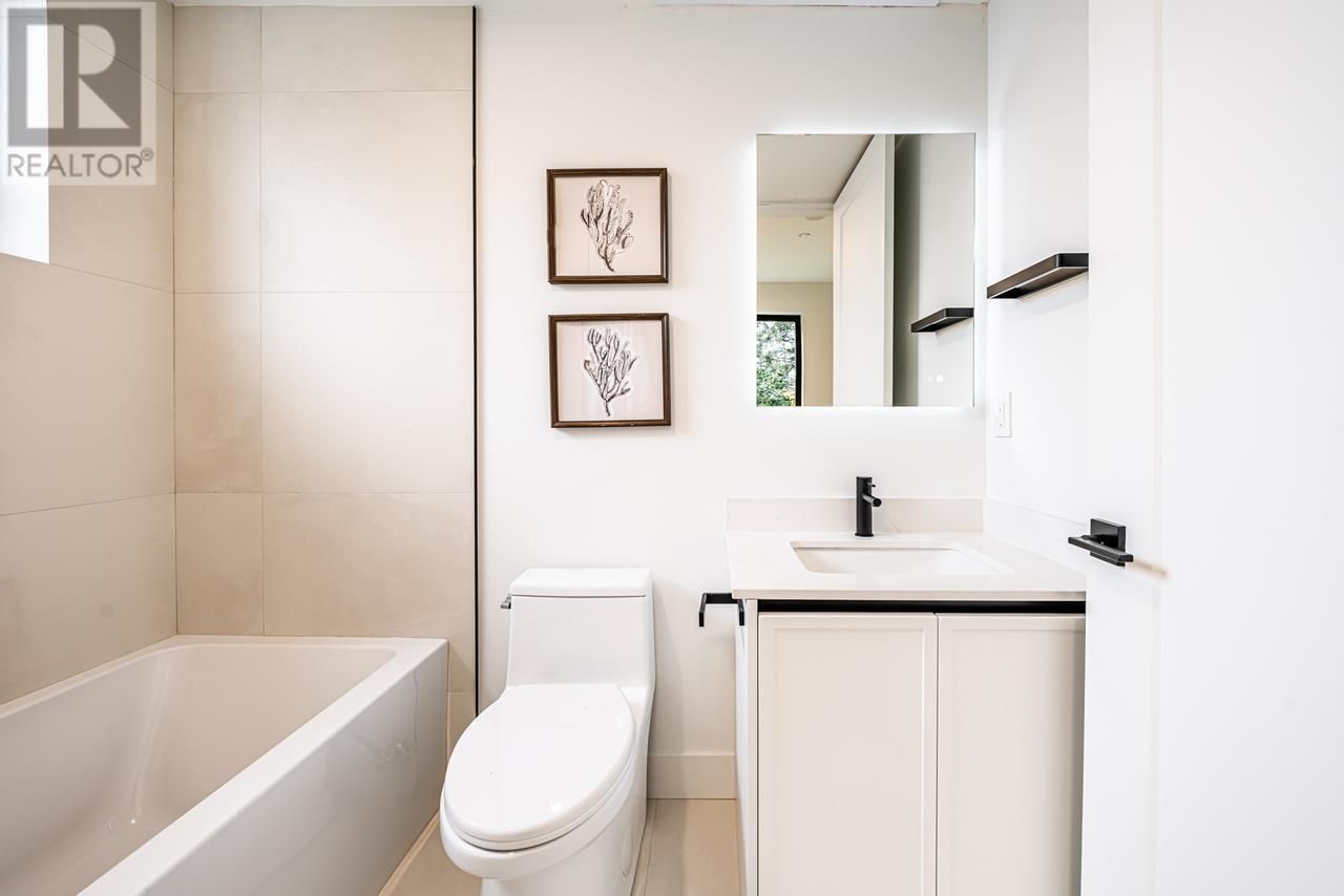 Listing Picture 30 of 40 : 1 3841 W 27TH AVENUE, Vancouver / 溫哥華 - 魯藝地產 Yvonne Lu Group - MLS Medallion Club Member