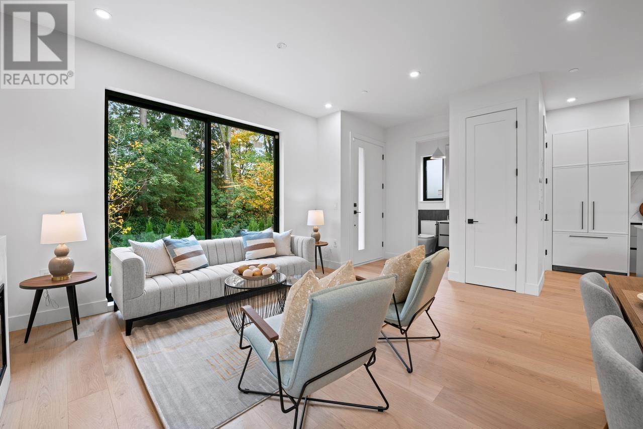 Listing Picture 15 of 40 : 1 3841 W 27TH AVENUE, Vancouver / 溫哥華 - 魯藝地產 Yvonne Lu Group - MLS Medallion Club Member