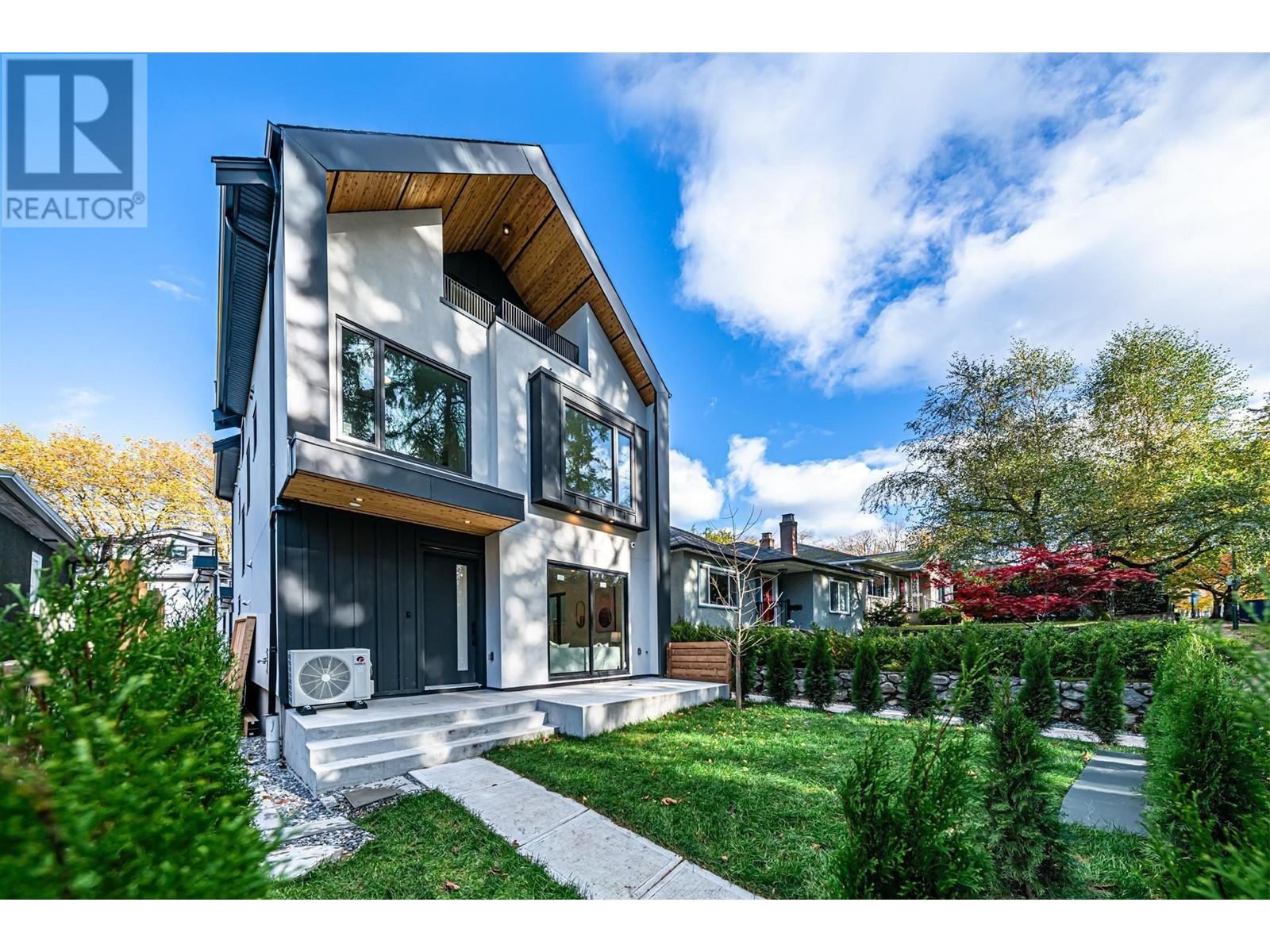 Listing Picture 4 of 40 : 1 3841 W 27TH AVENUE, Vancouver / 溫哥華 - 魯藝地產 Yvonne Lu Group - MLS Medallion Club Member