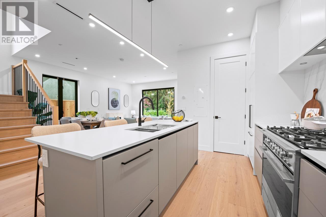 Listing Picture 11 of 40 : 1 3841 W 27TH AVENUE, Vancouver / 溫哥華 - 魯藝地產 Yvonne Lu Group - MLS Medallion Club Member