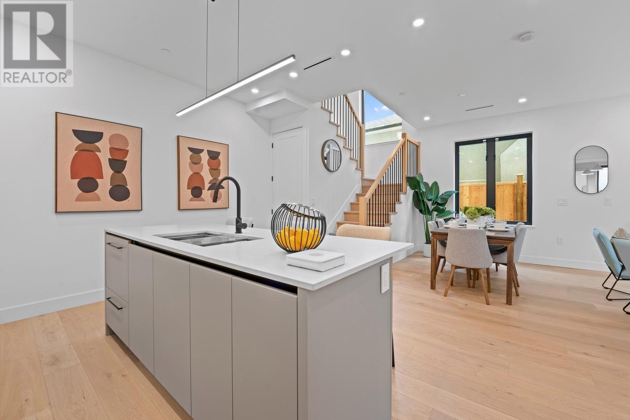 Listing Picture 19 of 40 : 1 3841 W 27TH AVENUE, Vancouver / 溫哥華 - 魯藝地產 Yvonne Lu Group - MLS Medallion Club Member