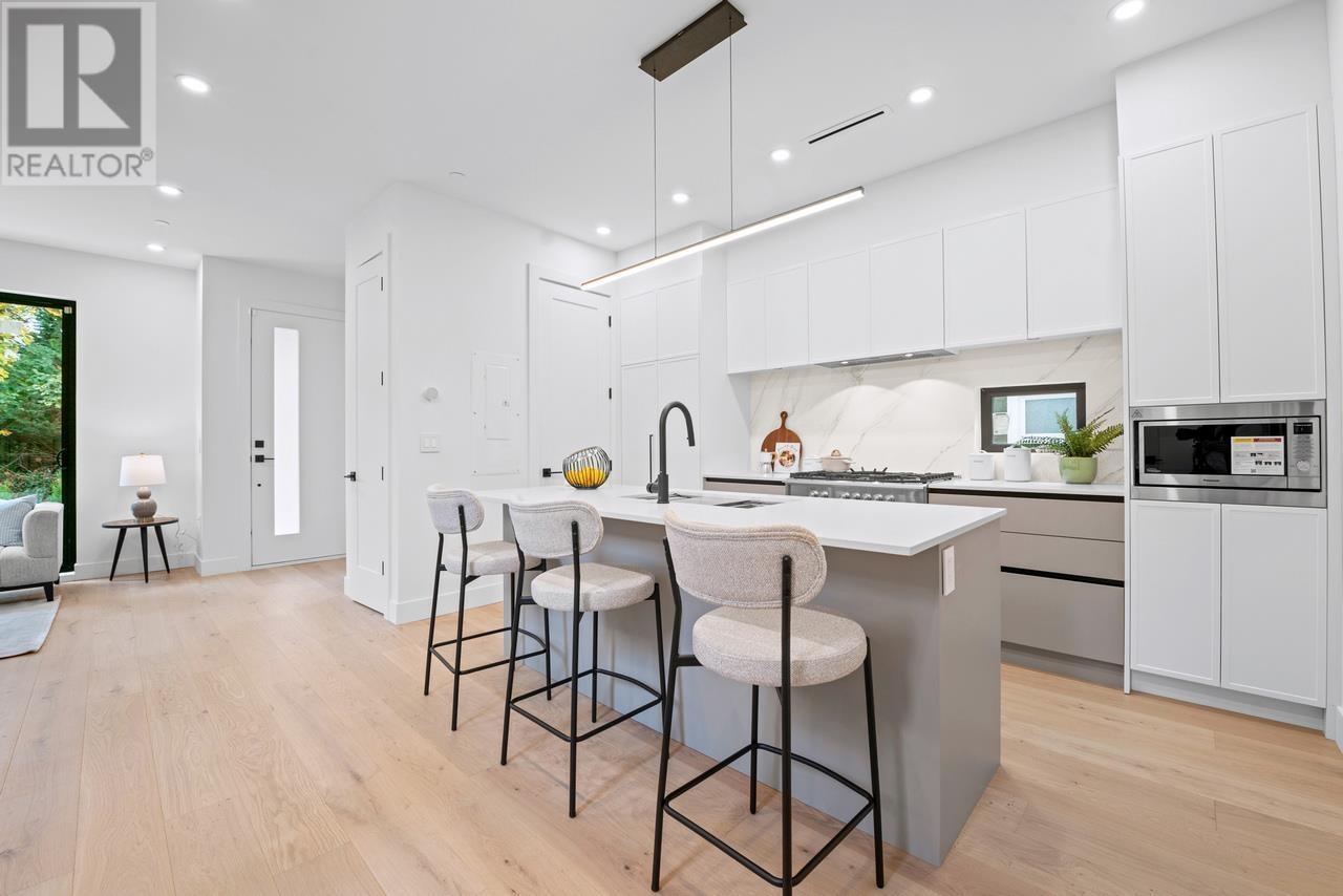 Listing Picture 12 of 40 : 1 3841 W 27TH AVENUE, Vancouver / 溫哥華 - 魯藝地產 Yvonne Lu Group - MLS Medallion Club Member