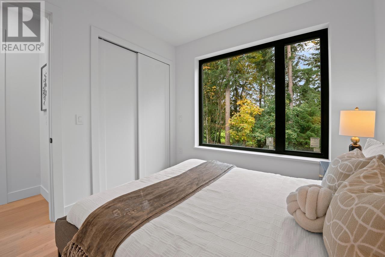 Listing Picture 37 of 40 : 1 3841 W 27TH AVENUE, Vancouver / 溫哥華 - 魯藝地產 Yvonne Lu Group - MLS Medallion Club Member