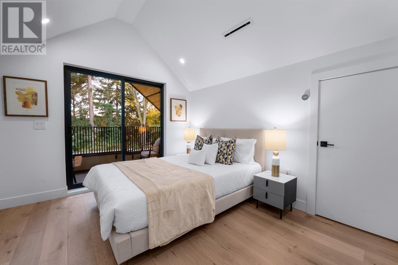 Listing Picture 39 of 40 : 1 3841 W 27TH AVENUE, Vancouver / 溫哥華 - 魯藝地產 Yvonne Lu Group - MLS Medallion Club Member