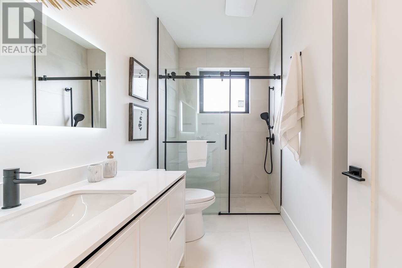 Listing Picture 27 of 40 : 1 3841 W 27TH AVENUE, Vancouver / 溫哥華 - 魯藝地產 Yvonne Lu Group - MLS Medallion Club Member