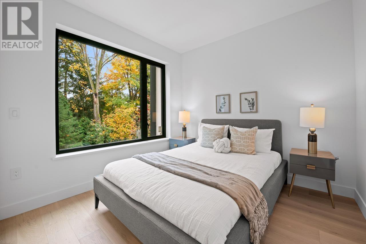 Listing Picture 35 of 40 : 1 3841 W 27TH AVENUE, Vancouver / 溫哥華 - 魯藝地產 Yvonne Lu Group - MLS Medallion Club Member