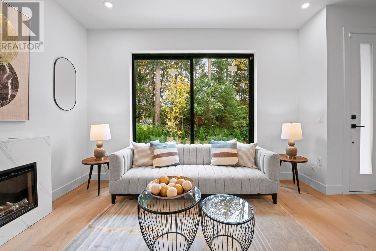 Listing Picture 16 of 40 : 1 3841 W 27TH AVENUE, Vancouver / 溫哥華 - 魯藝地產 Yvonne Lu Group - MLS Medallion Club Member