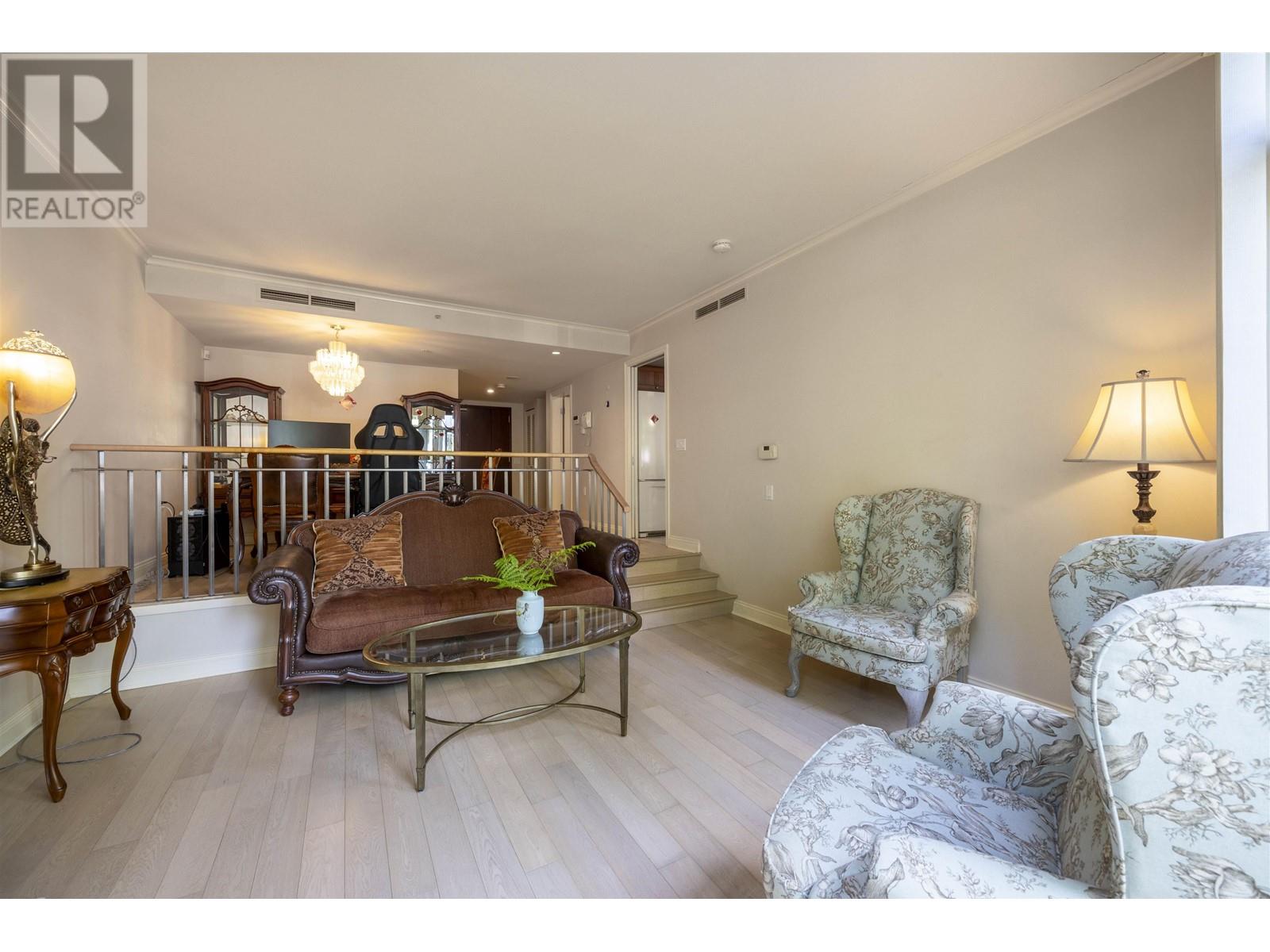 Listing Picture 5 of 33 : 205 638 W 45TH AVENUE, Vancouver / 溫哥華 - 魯藝地產 Yvonne Lu Group - MLS Medallion Club Member