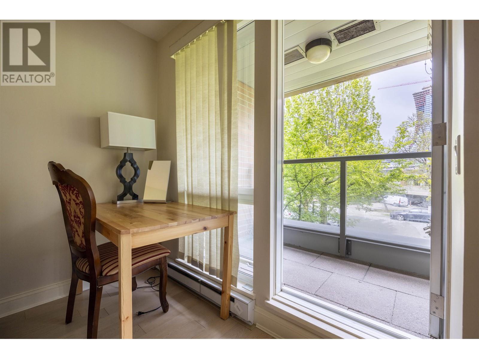 Listing Picture 21 of 33 : 205 638 W 45TH AVENUE, Vancouver / 溫哥華 - 魯藝地產 Yvonne Lu Group - MLS Medallion Club Member