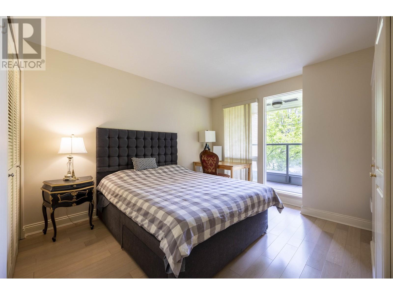 Listing Picture 17 of 33 : 205 638 W 45TH AVENUE, Vancouver / 溫哥華 - 魯藝地產 Yvonne Lu Group - MLS Medallion Club Member