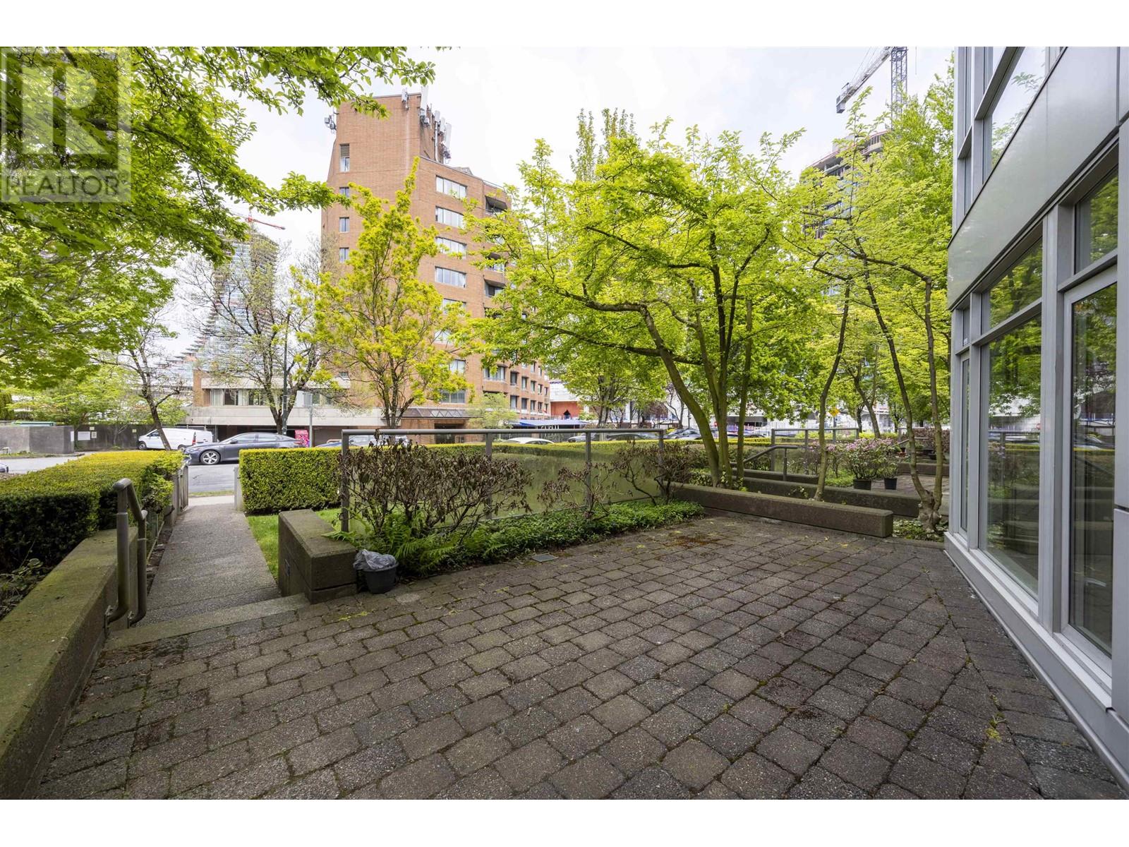 Listing Picture 32 of 33 : 205 638 W 45TH AVENUE, Vancouver / 溫哥華 - 魯藝地產 Yvonne Lu Group - MLS Medallion Club Member