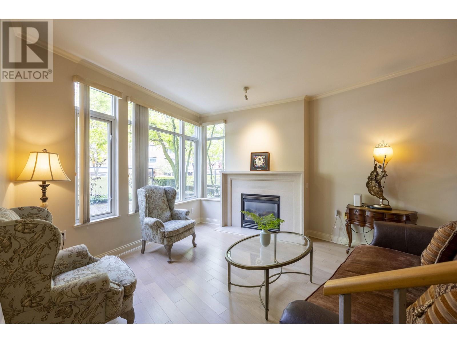 Listing Picture 3 of 33 : 205 638 W 45TH AVENUE, Vancouver / 溫哥華 - 魯藝地產 Yvonne Lu Group - MLS Medallion Club Member