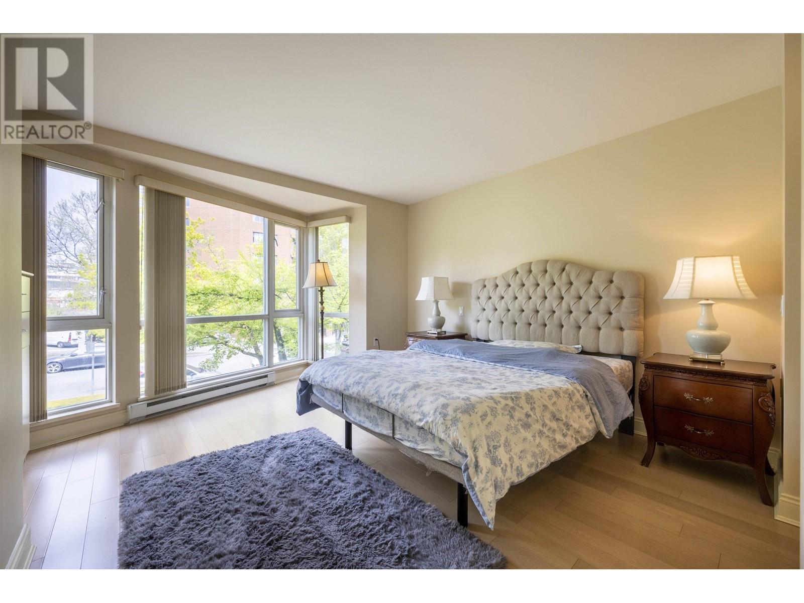 Listing Picture 22 of 33 : 205 638 W 45TH AVENUE, Vancouver / 溫哥華 - 魯藝地產 Yvonne Lu Group - MLS Medallion Club Member